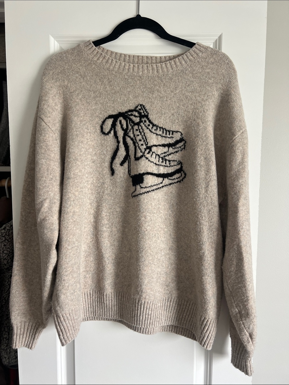 Hollister oversized Ice Skate Crewneck Sweater